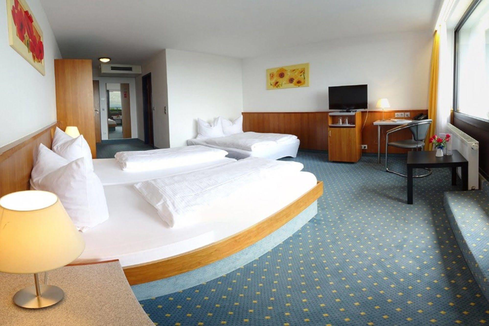 Plaza Hotel Foehr Am Bodensee Фридрихсхафен Экстерьер фото